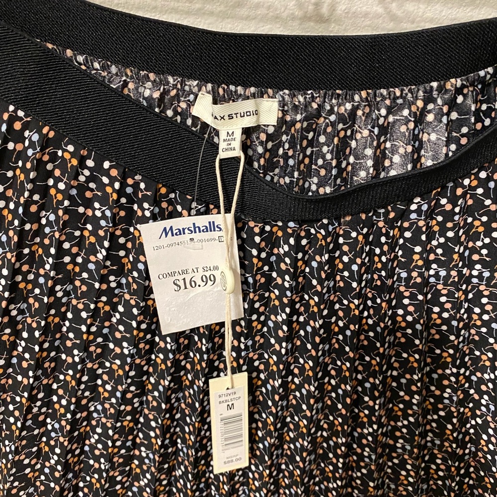 NWT Max Studio black print pleated elastic waist skirt, MSRP $88! Size Medium - Picture 5 of 7
